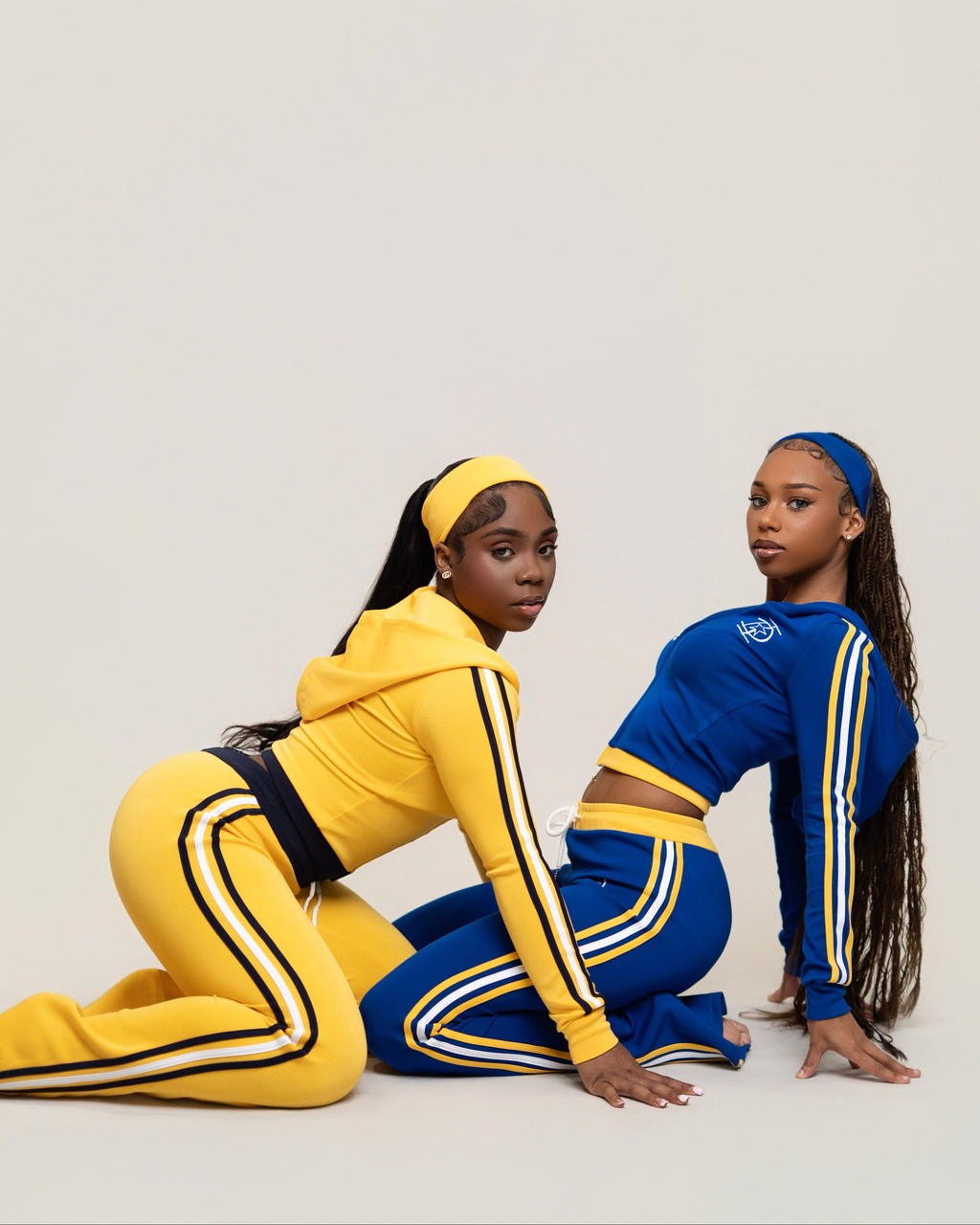 HONEY DOLL ZIP-UP HOODIE