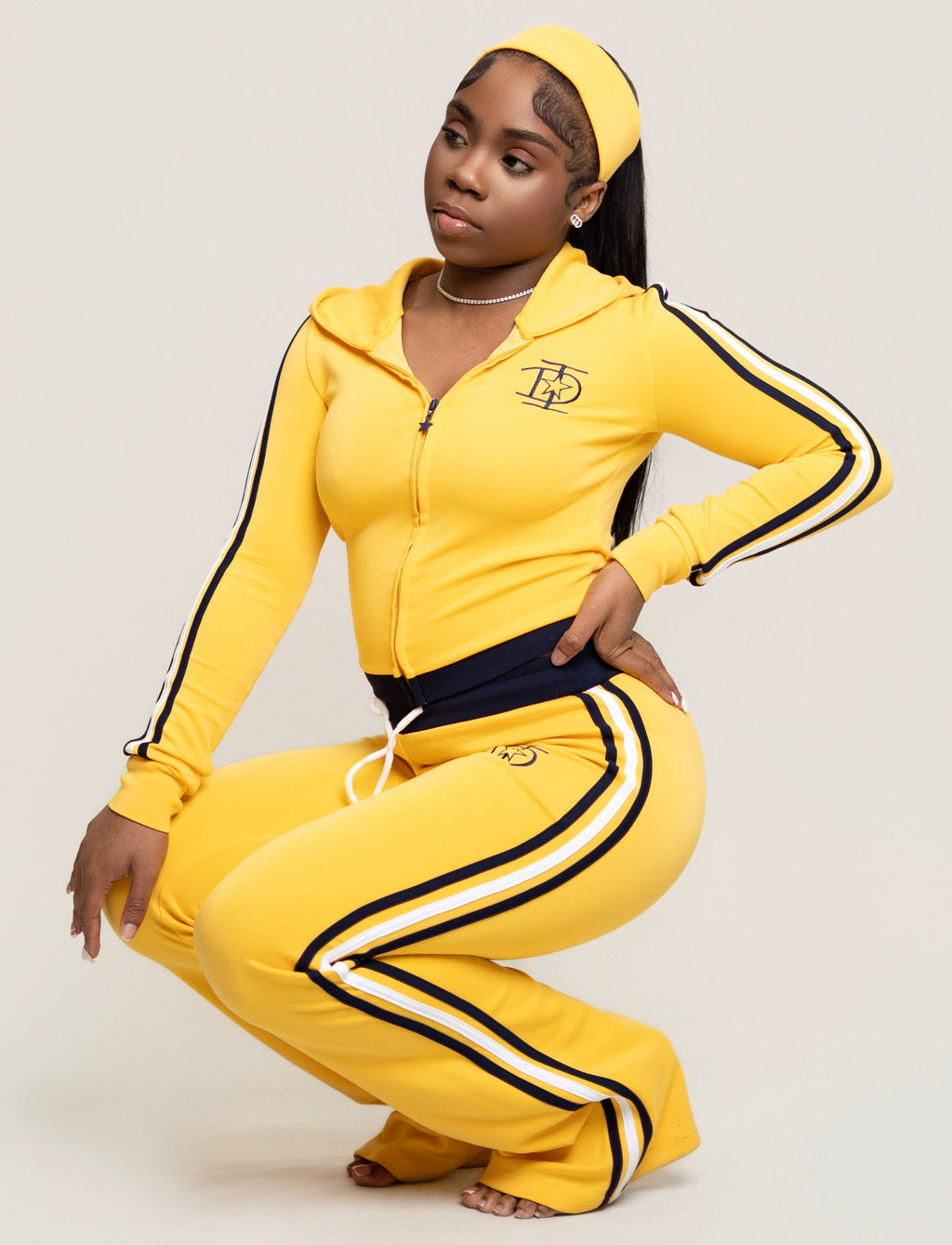HONEY DOLL ZIP-UP HOODIE