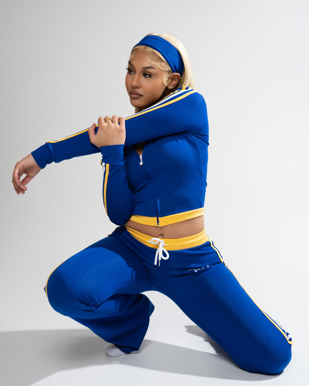 BLUE DREAM CROPPED HOODIE